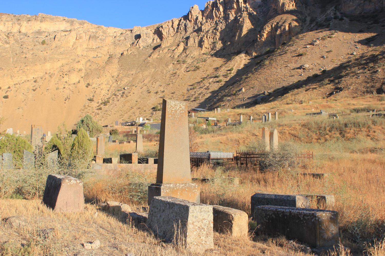 Areni (Արենի, Арени) (Photo license CC-BY-SA 3.0)
